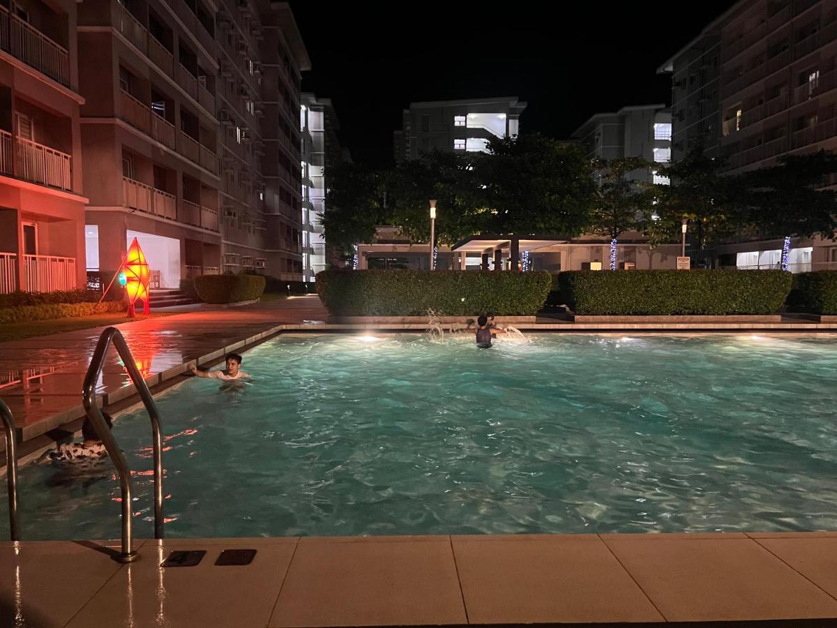Lovers Inn Qc Кесон Сити Екстериор снимка